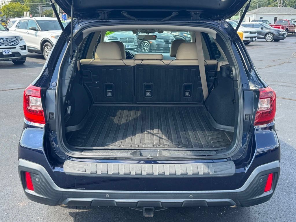 Used 2018 Subaru Outback 3.6R Limited AWD/4WD image 28