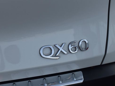 Used 2023 INFINITI QX60 Sensory w/ Vision Package AWD/4WD image 11