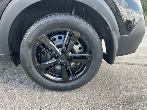 Used 2019 Nissan Kicks S FWD image 19