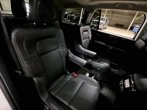 Used 2025 Lincoln Aviator Reserve w/ Jet Appearance Package AWD/4WD image 26