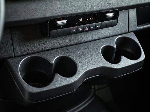 Used 2025 Mercedes-Benz Sprinter 2500 image 12