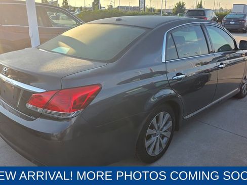 Used 2011 Toyota Avalon Limited image 3