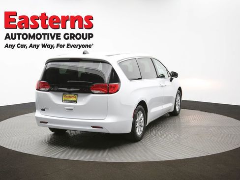 Used 2023 Chrysler Voyager LX FWD image 39