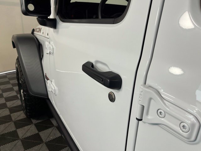 Used 2025 Jeep Wrangler Unlimited Rubicon AWD/4WD image 13