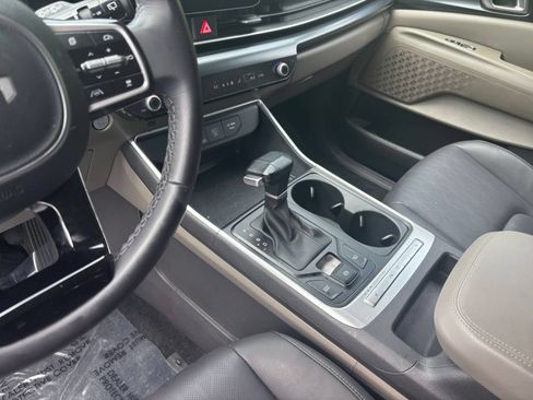Used 2026 Kia Carnival FWD image 39