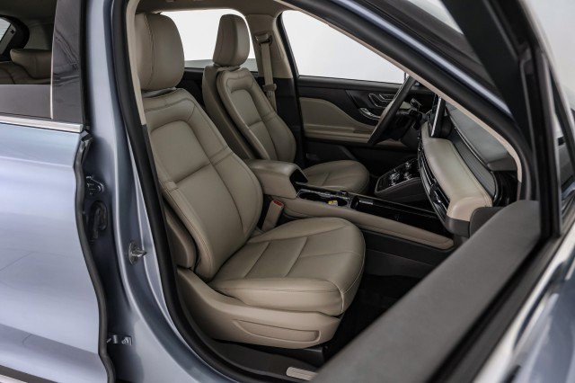 Used 2022 Lincoln Corsair FWD image 28