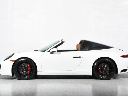 Used 2019 Porsche 911 Targa 4 GTS AWD/4WD image 12