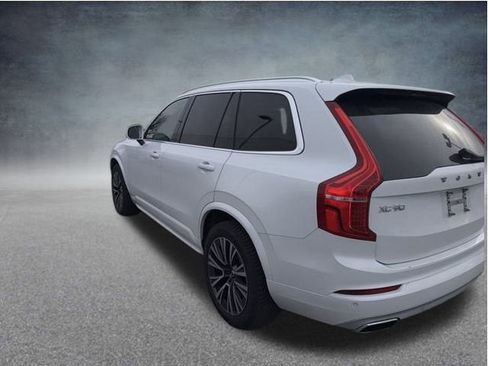 Used 2021 Volvo XC90 T6 Momentum image 13