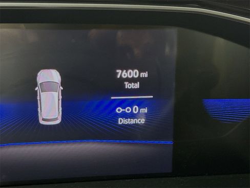 Used 2024 Volkswagen Jetta SE image 12