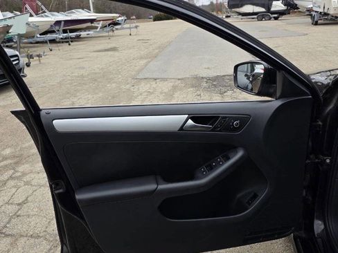 Used 2014 Volkswagen Jetta SE image 16