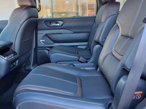 New 2025 Nissan Armada SL w/ Captain's Chari Seat Package image 14