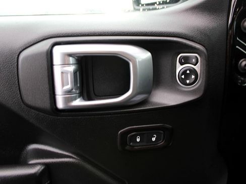 Used 2018 Jeep Wrangler Rubicon image 13