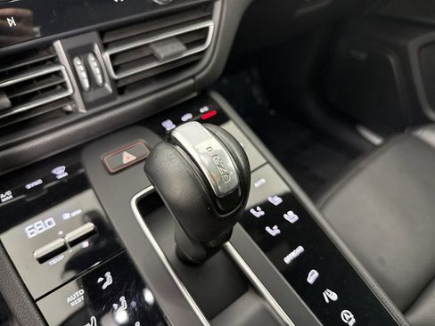 Certified 2022 Porsche Macan S w/ Premium Package Plus AWD/4WD image 33