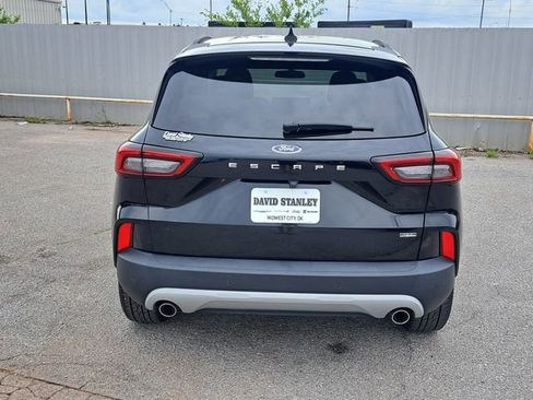 Used 2023 Ford Escape SE FWD image 8