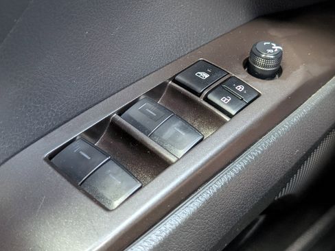 Used 2024 Toyota Camry SE image 19