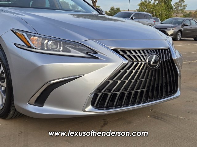 Used 2025 Lexus ES 350 w/ Accessory Package (Z2) FWD image 9