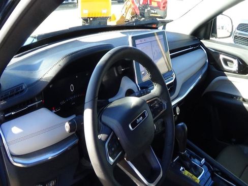 Certified 2024 Jeep Compass Limited w/ Elite Group image 20