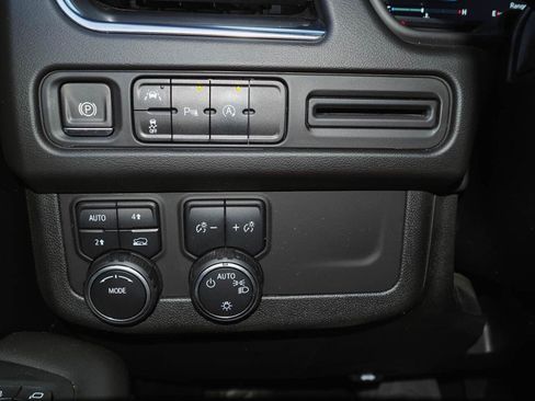 Used 2023 Chevrolet Tahoe RST w/ Sport Performance Package AWD/4WD image 18