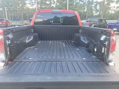 Certified 2023 Toyota Tacoma TRD Off-Road image 30