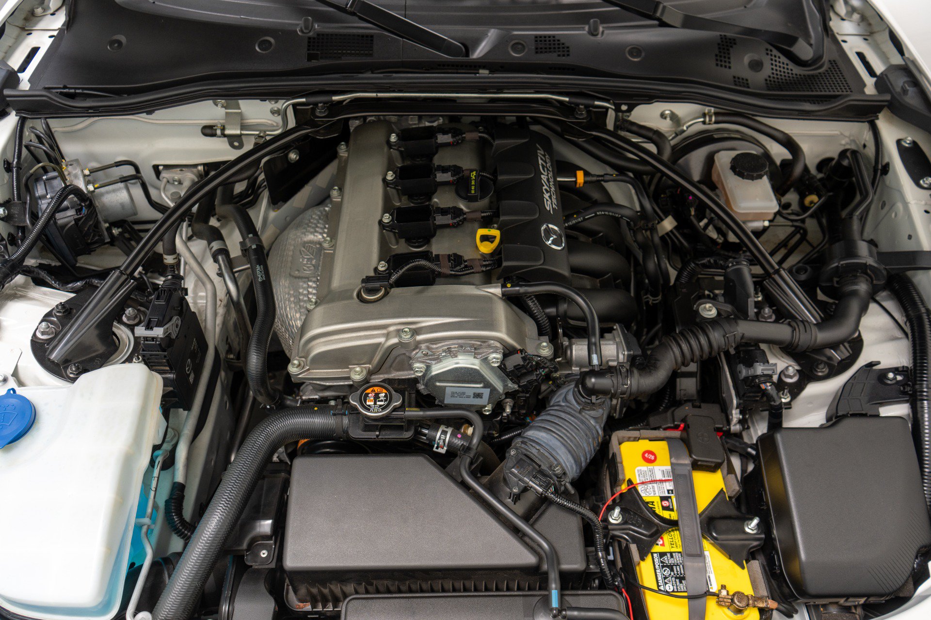 Used 2016 MAZDA MX-5 Miata Club RWD image 12