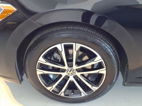 Used 2024 Volkswagen Jetta Sport image 8