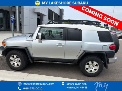 Used 2007 Toyota FJ Cruiser 4WD w/ Upgrade Pkg 1 image 4