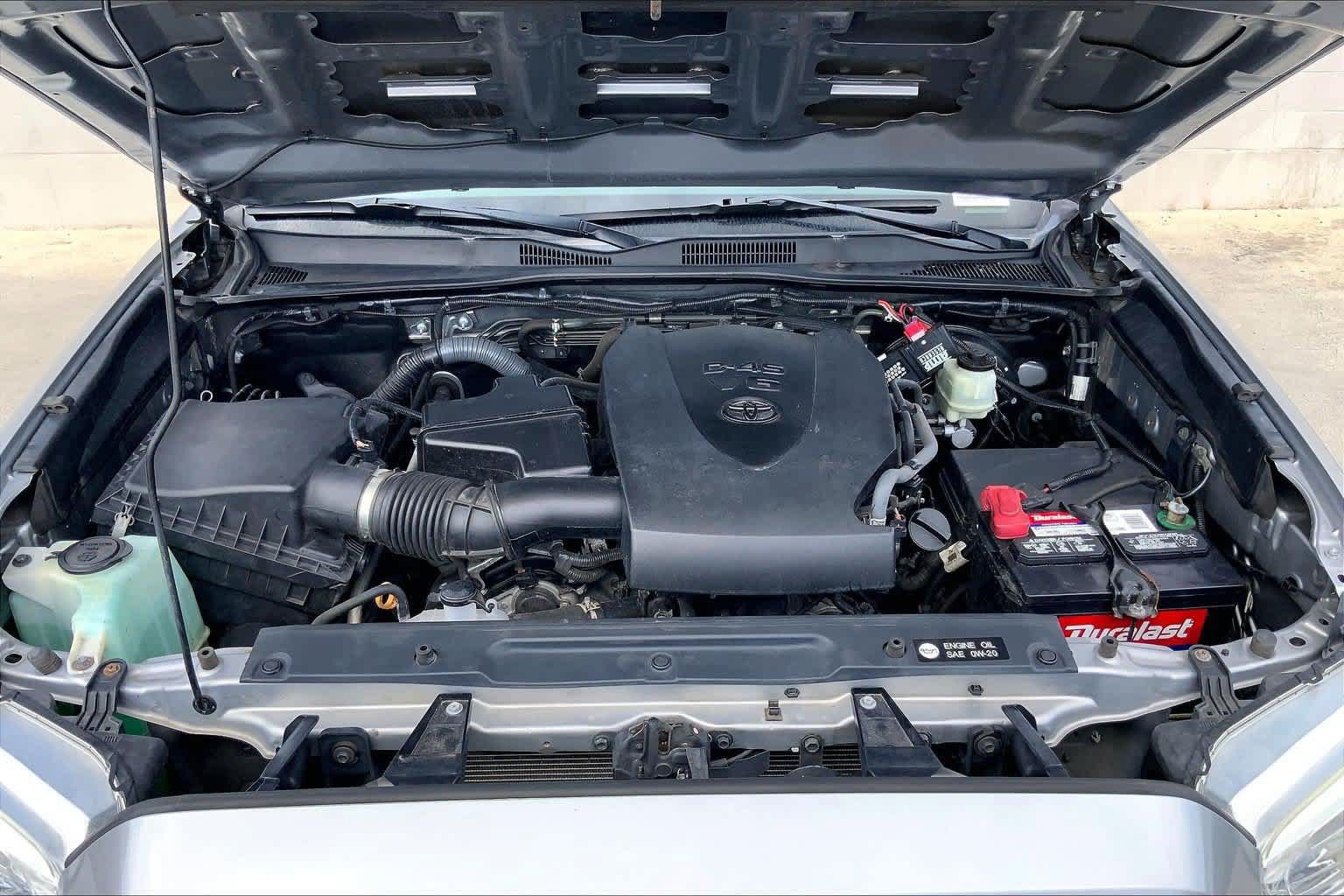 Used 2017 Toyota Tacoma 2WD Double Cab image 9