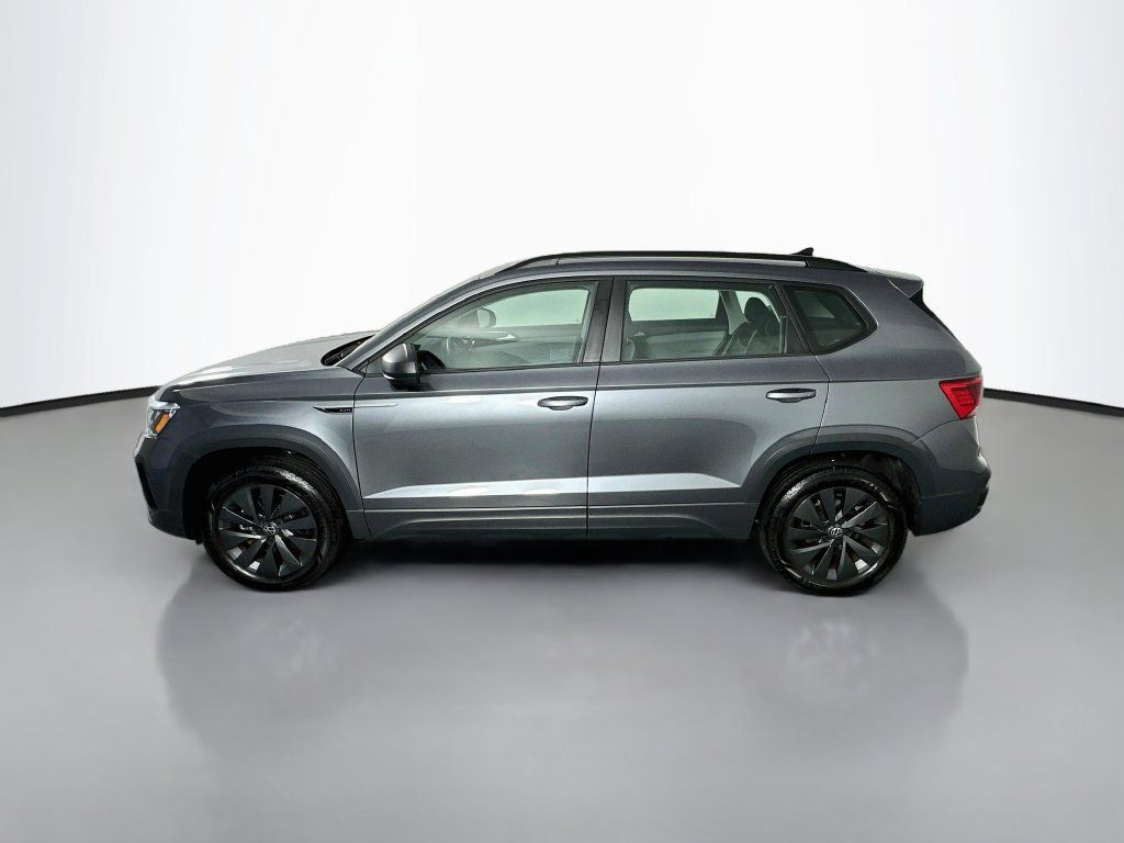 Used 2024 Volkswagen Taos S FWD image 4