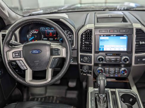 Used 2019 Ford F150 Lariat w/ Equipment Group 502A Luxury AWD/4WD image 5