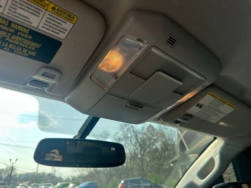 Used 2017 Toyota Tundra SR5 w/ SR5 Upgrade Package image 17