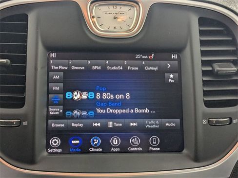 Used 2021 Chrysler 300 Touring L image 19