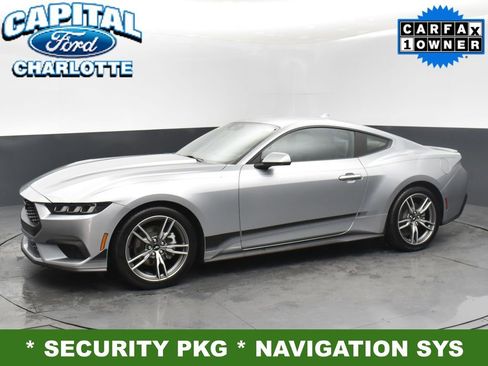 Used 2025 Ford Mustang Premium image 4