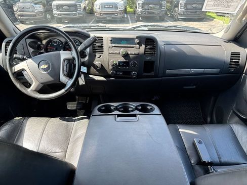Used 2014 Chevrolet Silverado 2500 LT w/ Interior Plus Package AWD/4WD image 10