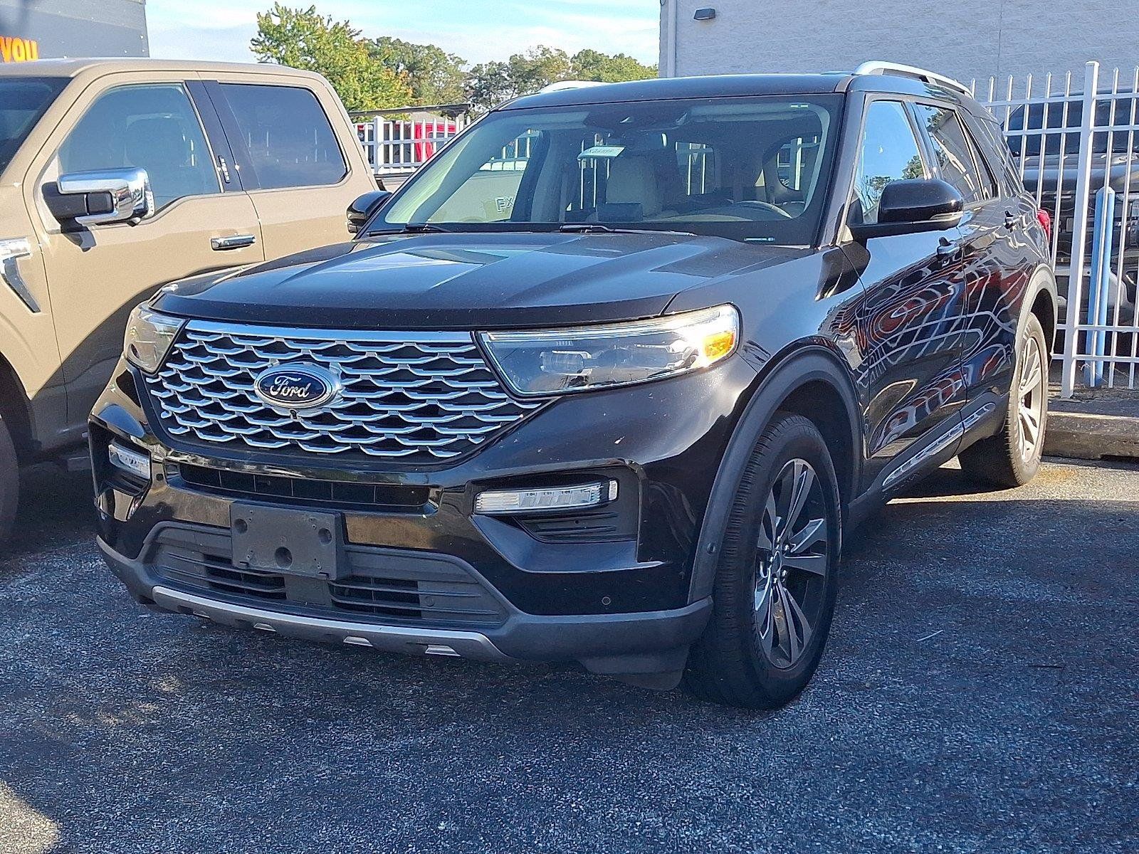 Used 2020 Ford Explorer Platinum w/ Premium Technology Package AWD/4WD image 3