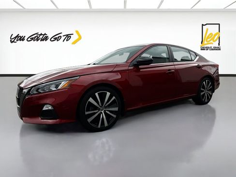 Used 2020 Nissan Altima 2.5 SR w/ Premium Package image 1
