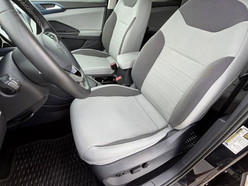 Certified 2023 Volkswagen Taos SE w/ Black Wheel Package FWD image 5