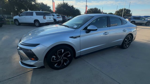 Used 2025 Hyundai Sonata SEL FWD image 4