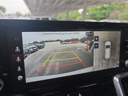 Certified 2023 Kia Sorento SX Prestige AWD/4WD image 13
