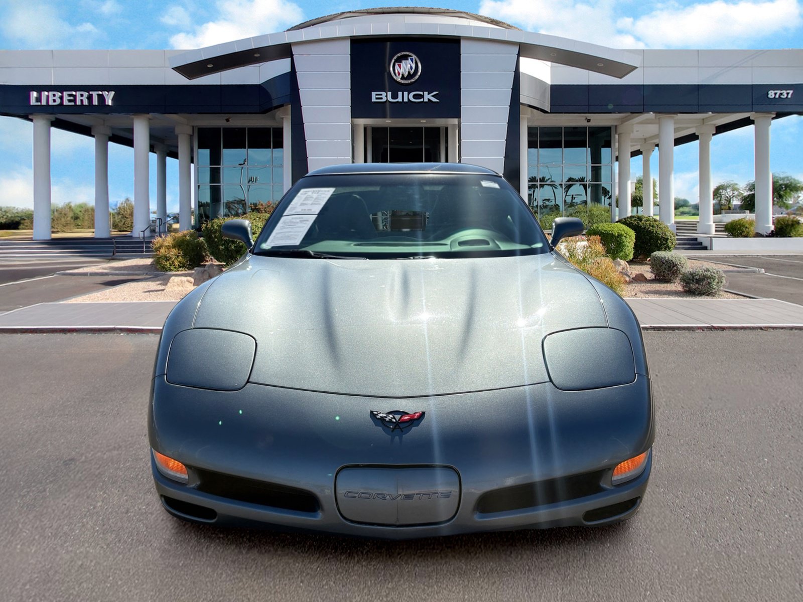 Used 2004 Chevrolet Corvette Coupe w/ Roof Package RWD image 8