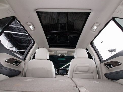 Used 2024 GMC Terrain Denali w/ Black Diamond Edition image 34