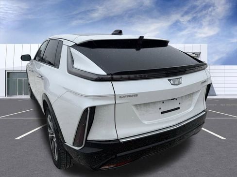 Certified 2024 Cadillac Lyriq Luxury image 11