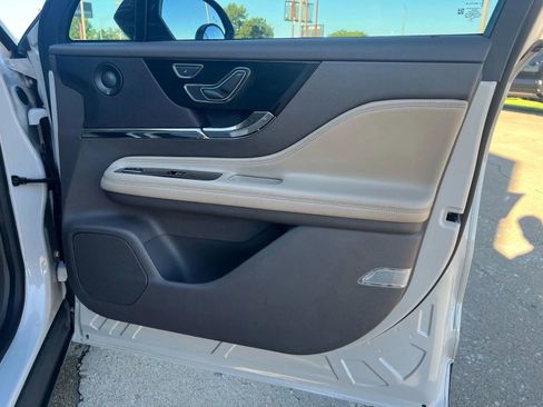 Used 2021 Lincoln Corsair Reserve w/ Equipment Group 201A image 20