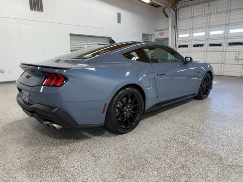 Used 2024 Ford Mustang GT Premium image 4
