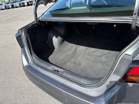 Used 2024 Nissan Altima 2.5 SV AWD/4WD image 17