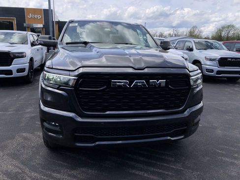 New 2026 RAM 1500 4x4 Crew Cab image 8