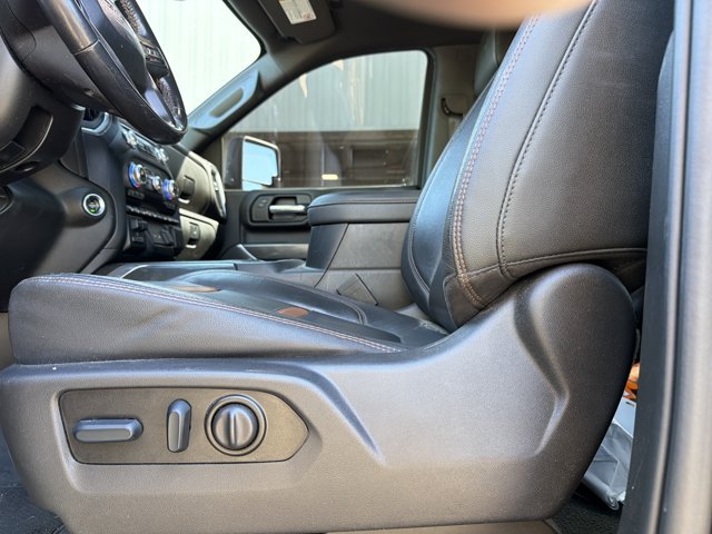 Used 2022 GMC Sierra 3500 AT4 w/ AT4 Premium Plus Package AWD/4WD image 12