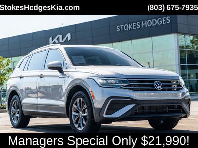 Used 2023 Volkswagen Tiguan SE w/ Panoramic Sunroof Package