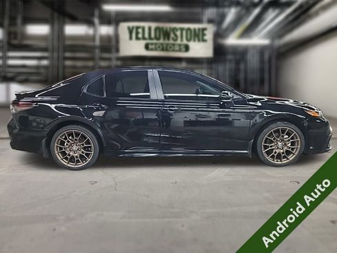 Used 2023 Toyota Camry SE image 5