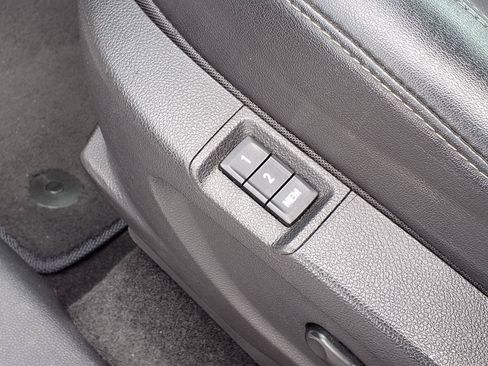 Used 2020 Buick Encore Essence FWD image 24