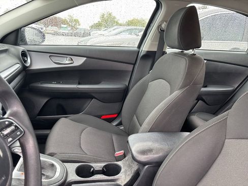Used 2024 Kia Forte LXS FWD image 4